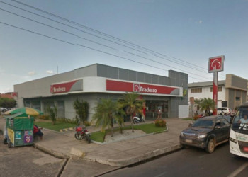 Homens armados invadem a agência do Bradesco na avenida Barão e assaltam clientes
